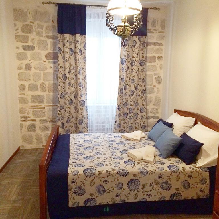 Apartments Leo Kotor Rum bild